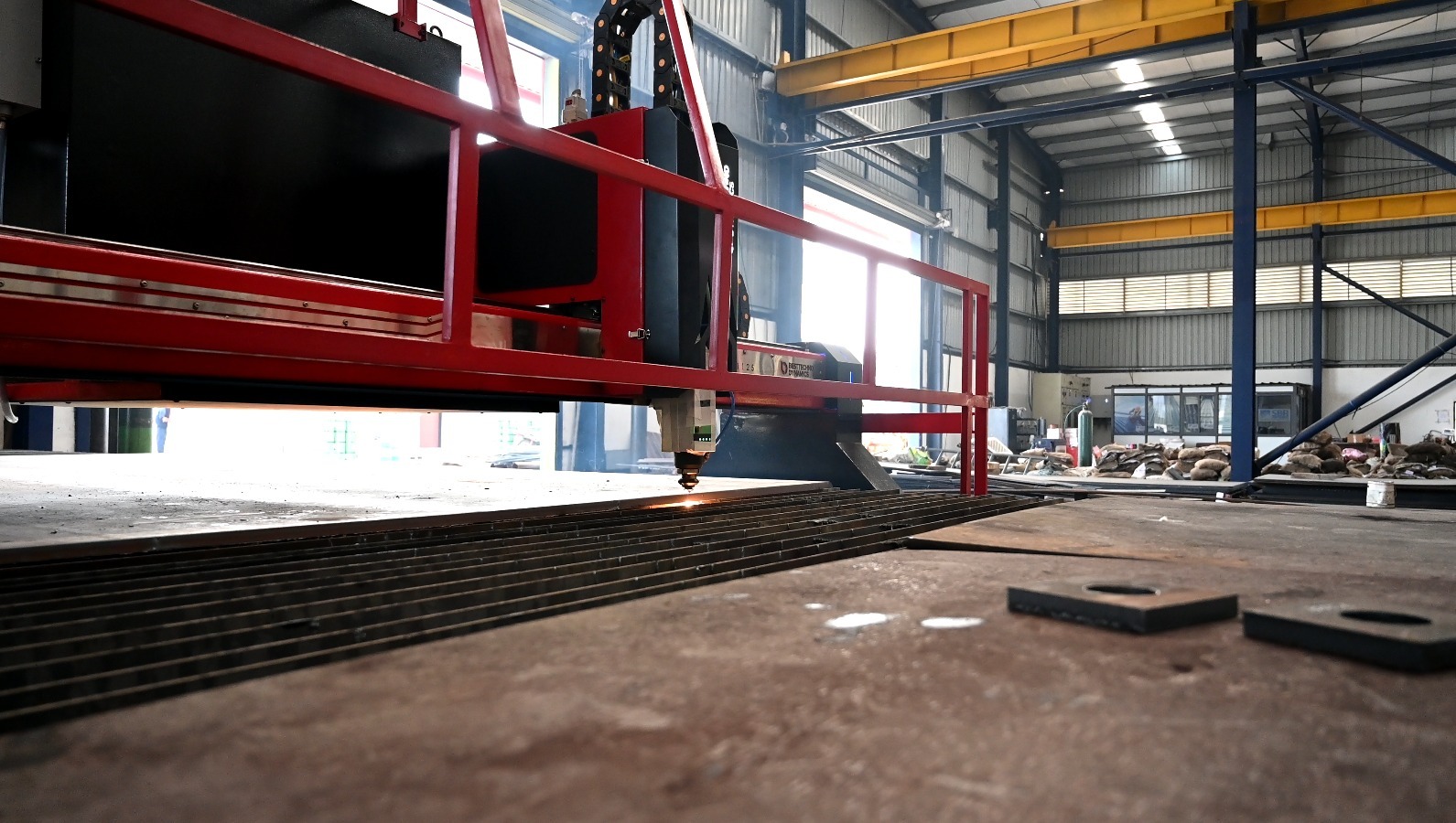 MAMMOTH CNC Fiber Laser Cutting Machine